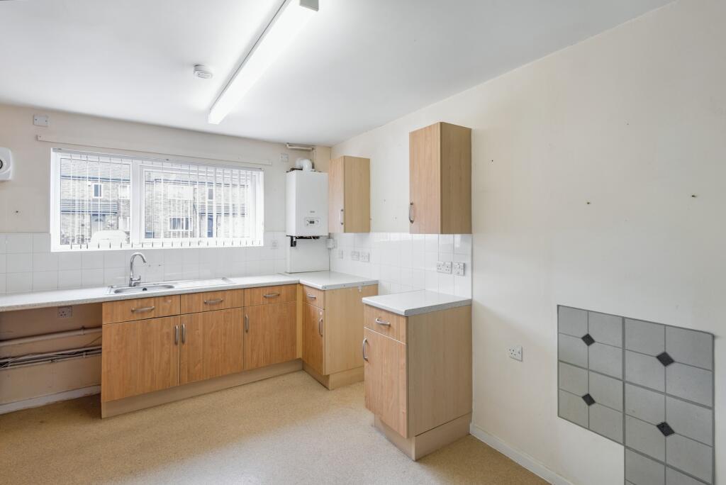 45 Shelley Grove, Bradford, West Yorkshire, BD8 0JZ