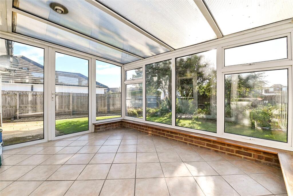 Seafield Close, Barton on Sea, New Milton, Hampshire, BH25