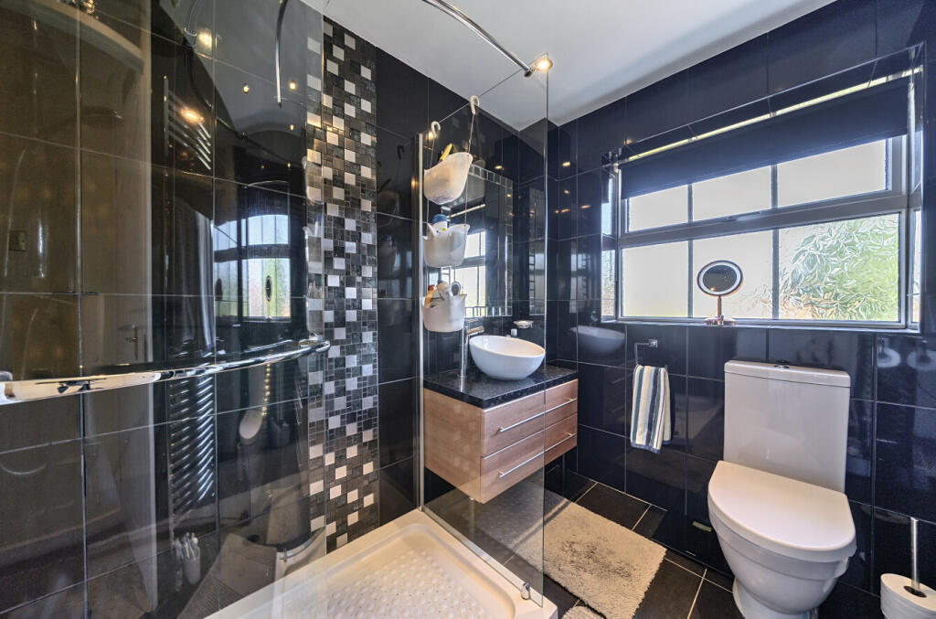 1295445-16-682713...