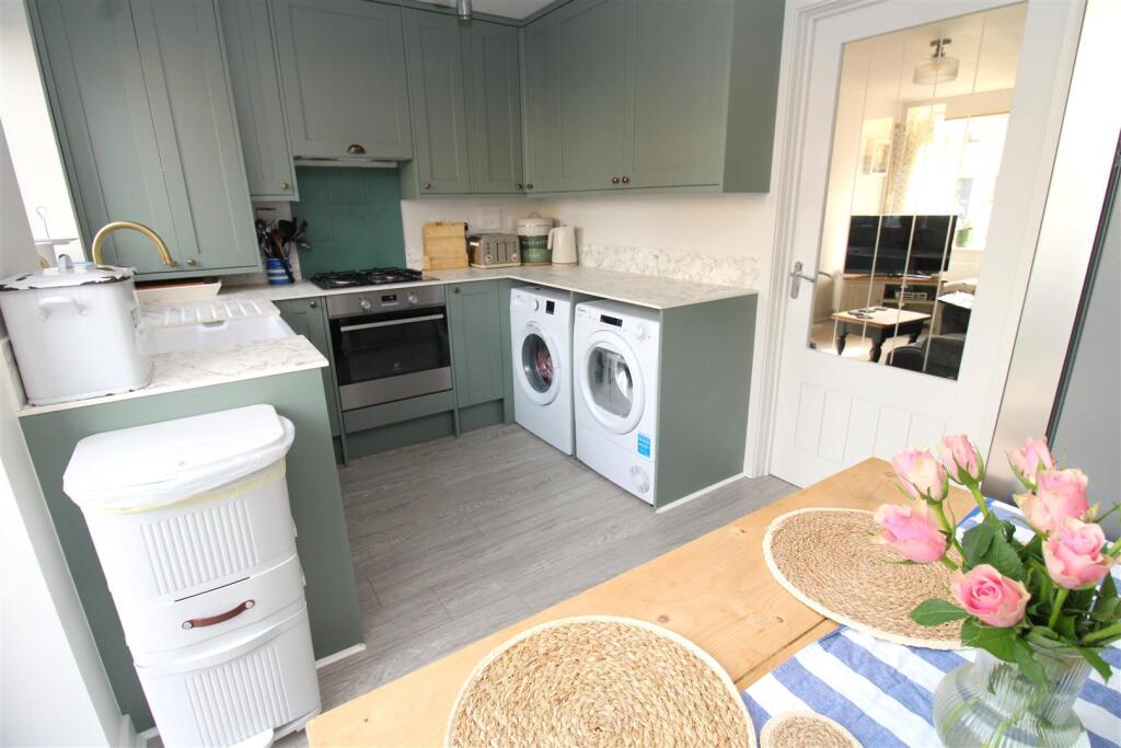 kitchen 3.JPG