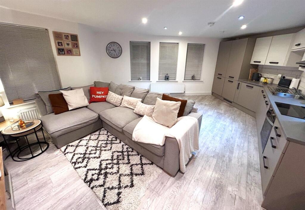 lounge kit.jpg