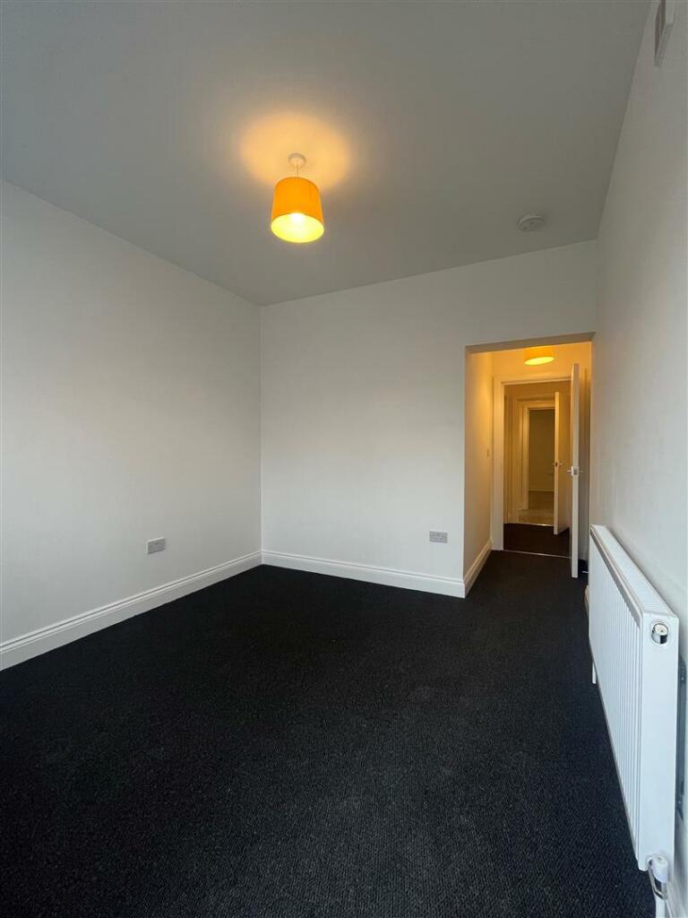 Flat 2 Flamsted Bedroom.jpg