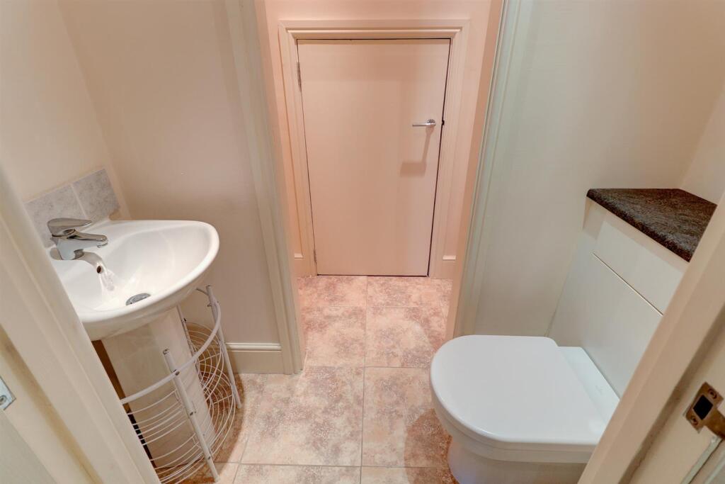WC &amp; Storage