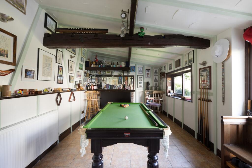 Bar Or Potential Ground Floor Bedroom