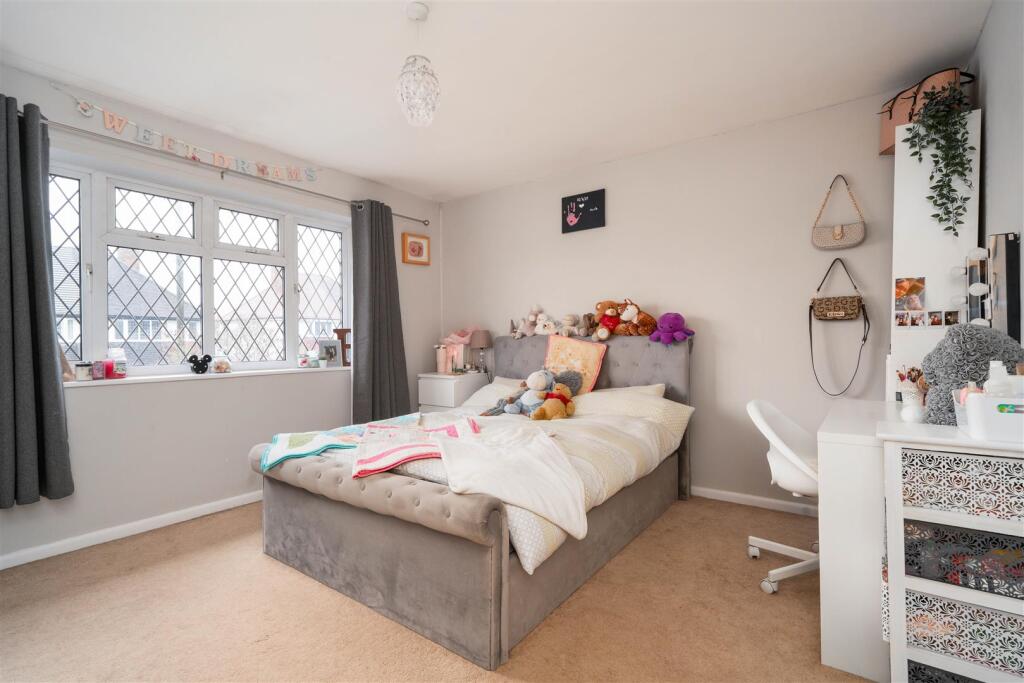 Bedroom1.jpg