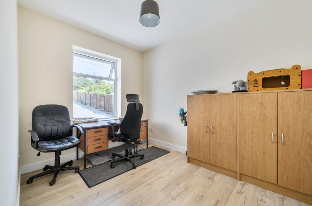 1339869-6-689b759...