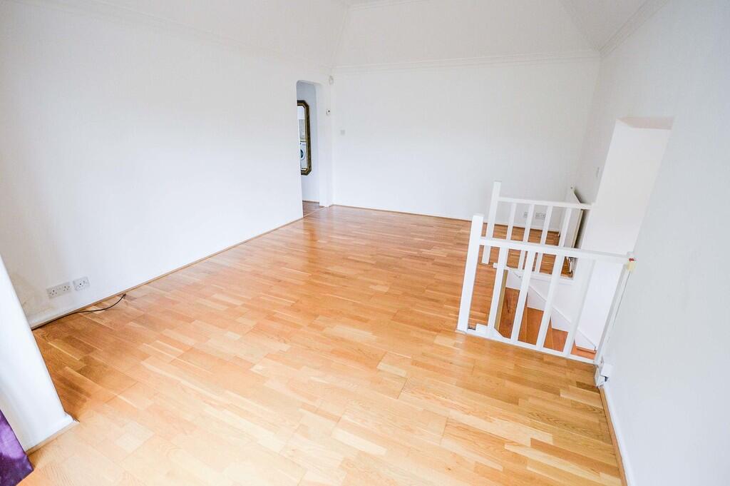 Lounge/ Bedroom 