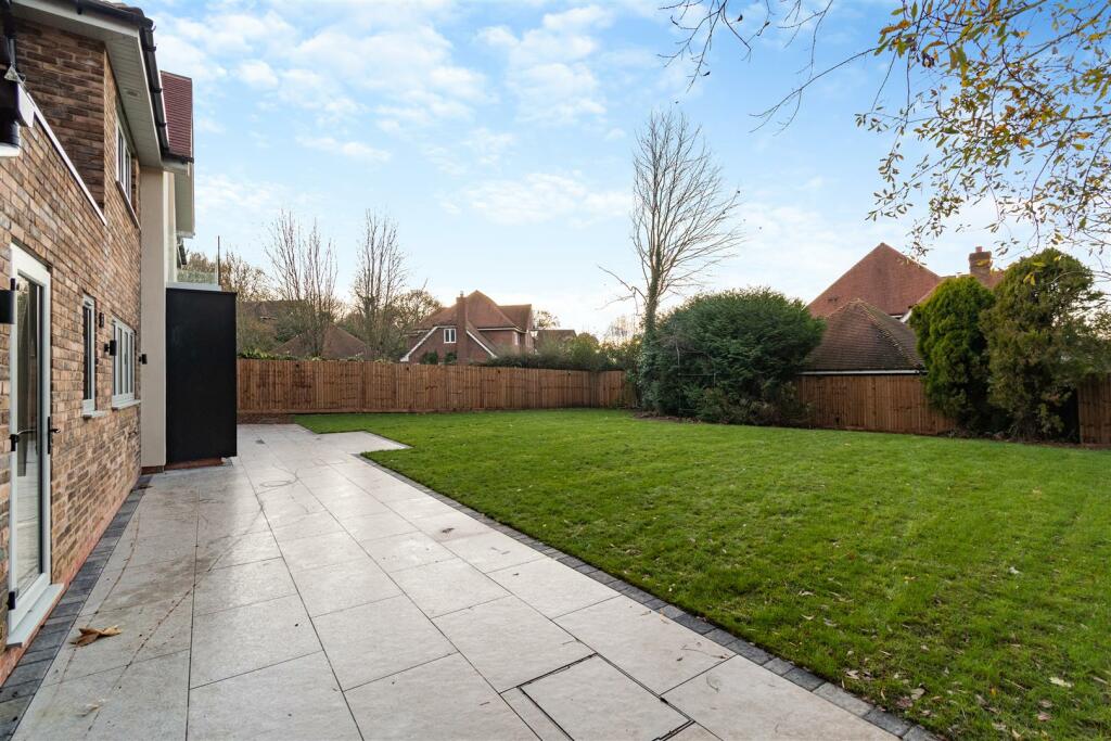 8628166-exterior34.jpg