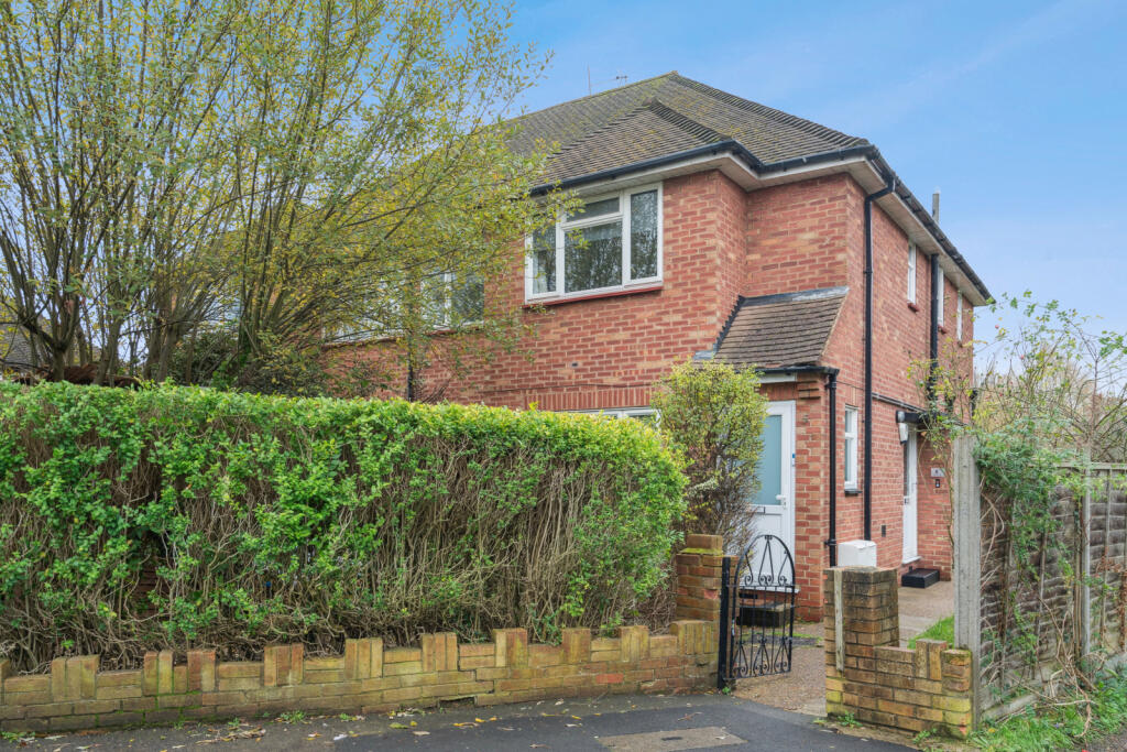 Spacious Two-Bedroom First Floor Flat for Sale - 