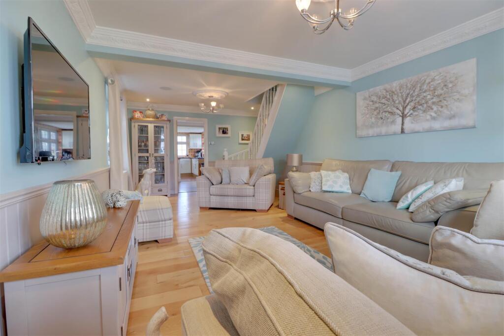 28 MARGARITE WAY-17.jpg