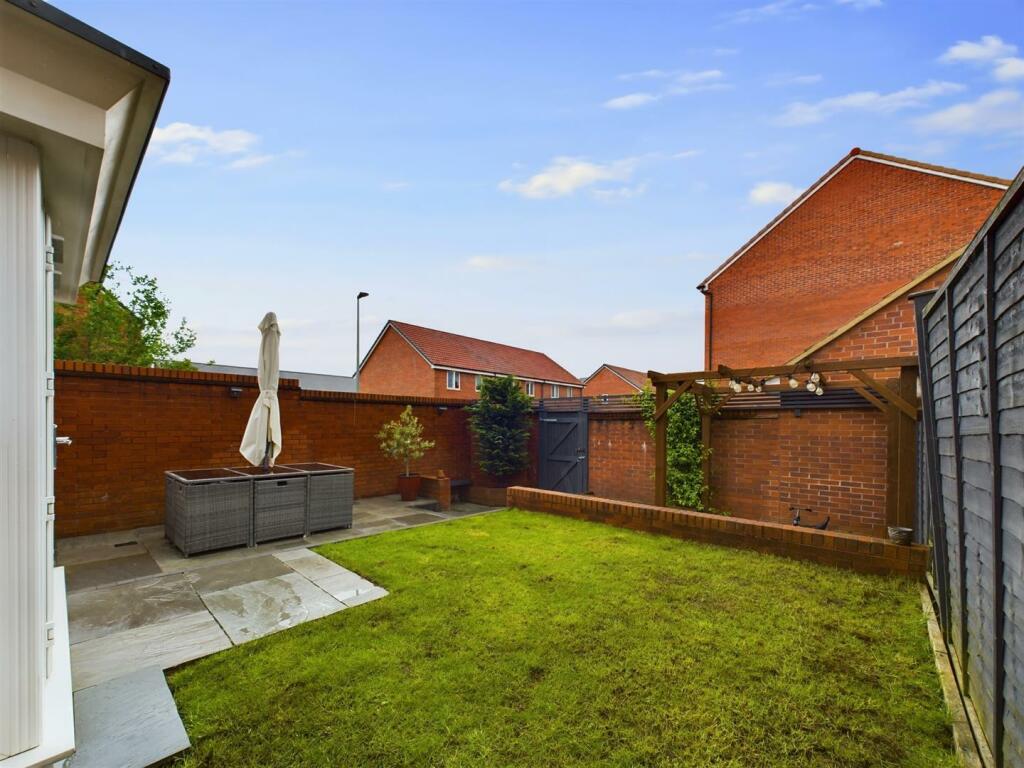 CAM02319G0-PR0118-ST