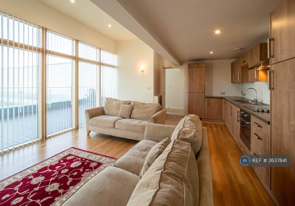 Kitchen / Lounge