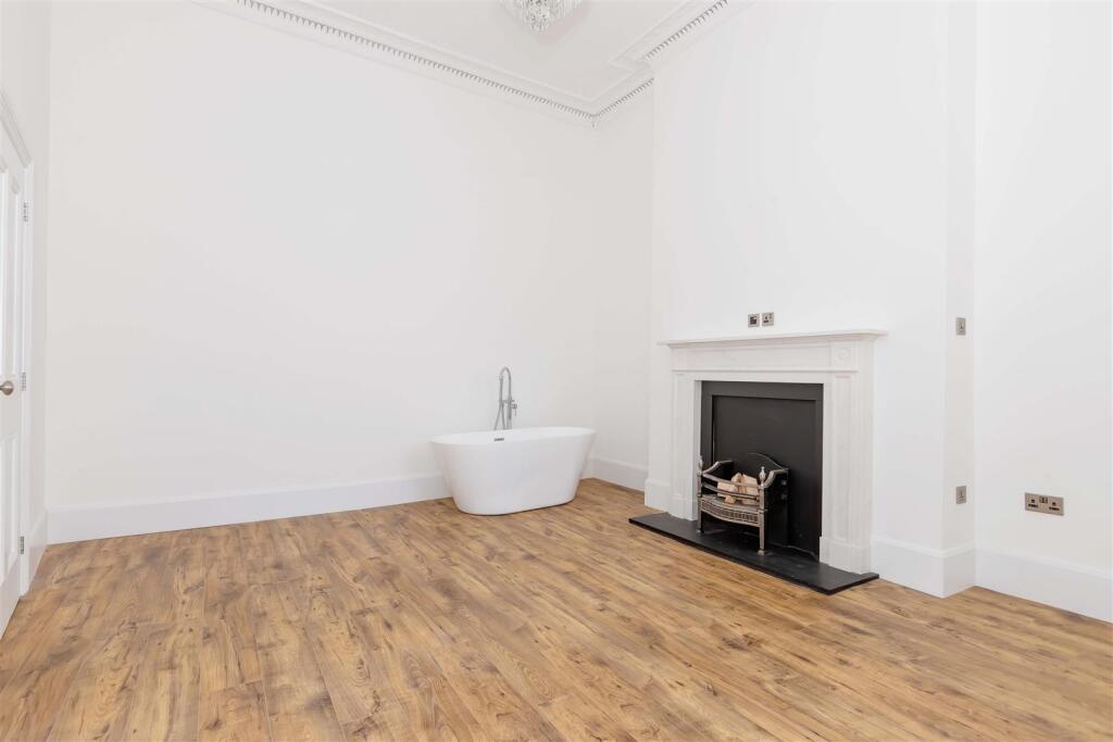 Adelaide Crescent_7.jpg