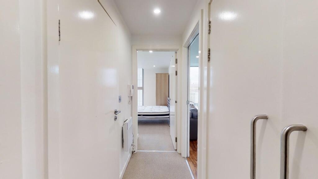 Flat-117-City-Point-Sheffield-Entrance-Hall.jpg