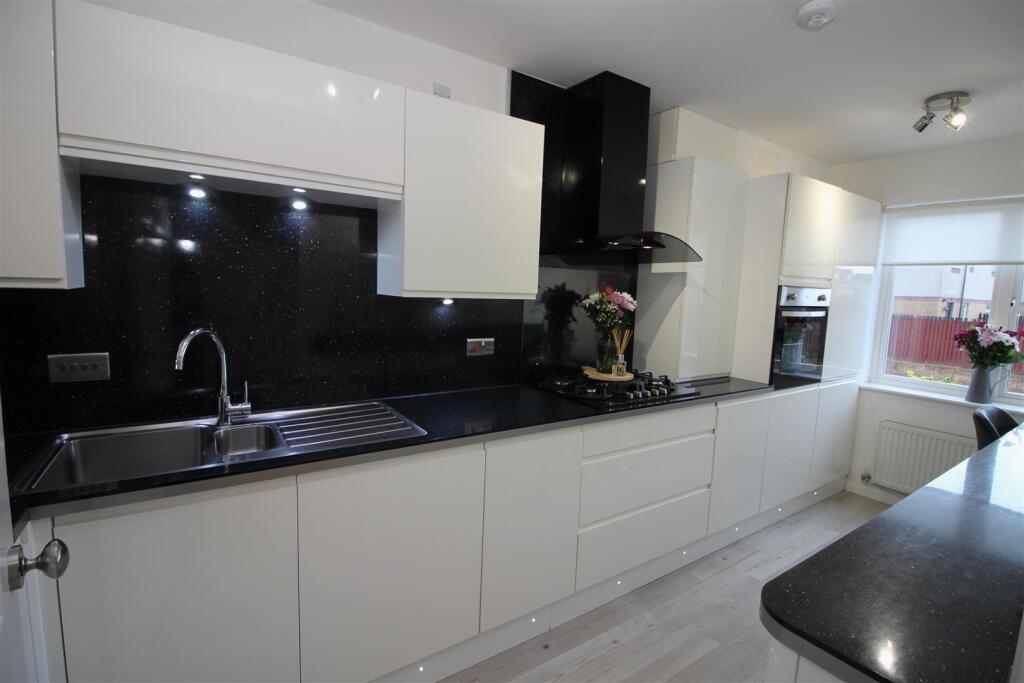 Breakfasting Kitchen