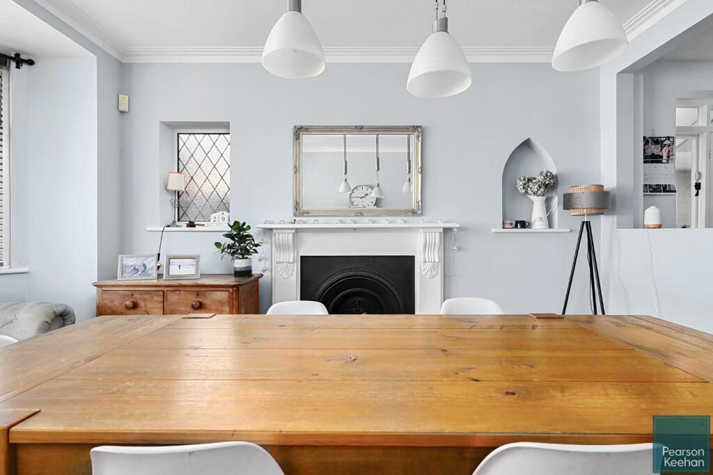 26 Norman Cresent BN43 (6).jpg