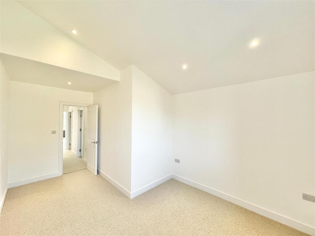 WhatsApp Image 2025-05-01 at 11.29.24.jpeg