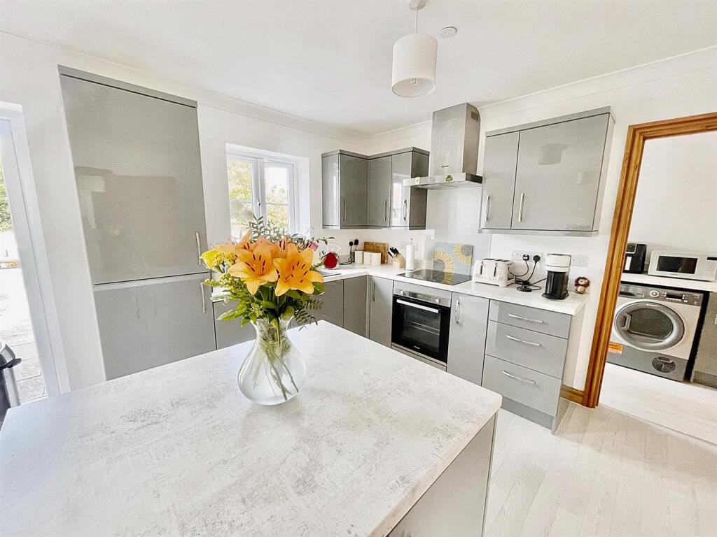 WhatsApp Image 2024-08-29 at 16.12.22 (2).jpg