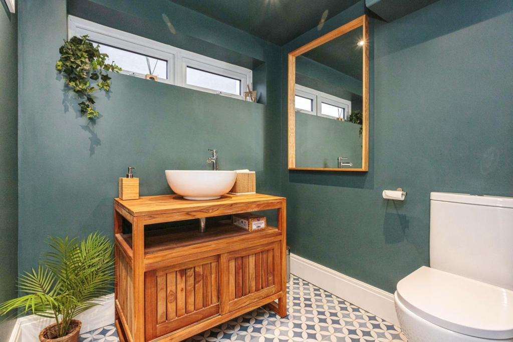 Downstairs Bathroom