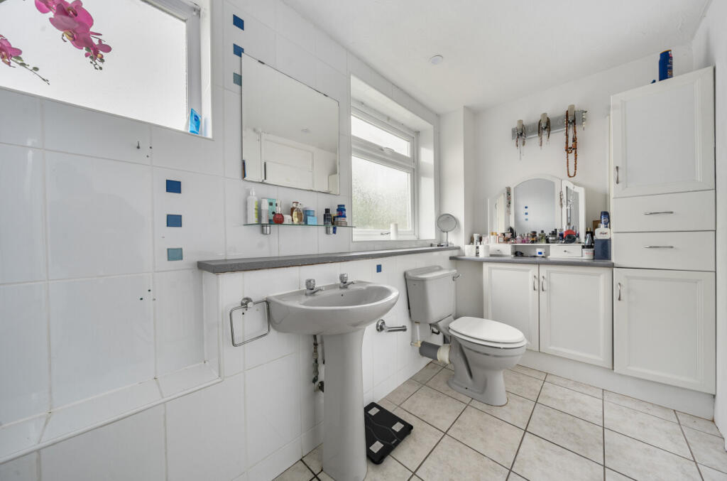 1305046-18-684970...