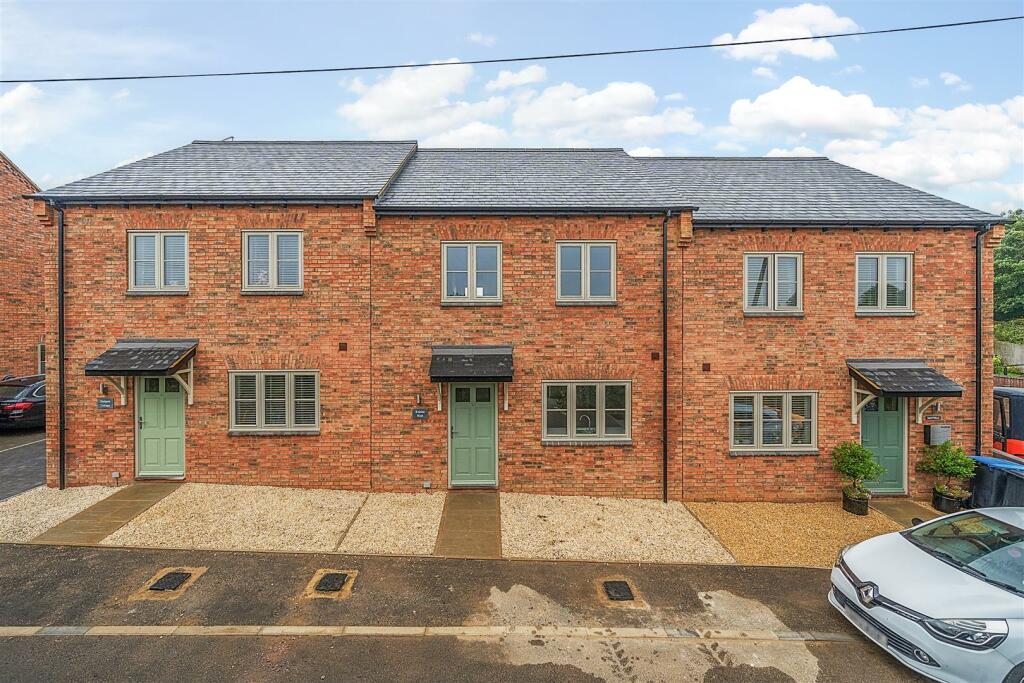 Robins Nest, Greenway