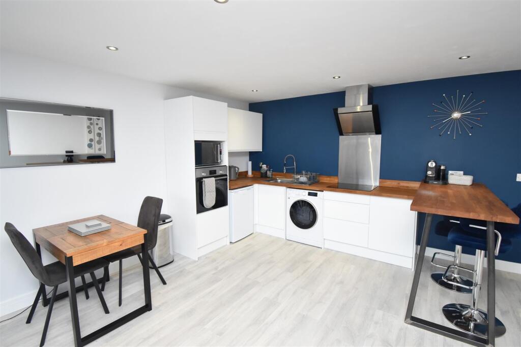 Kitchen annex.JPG
