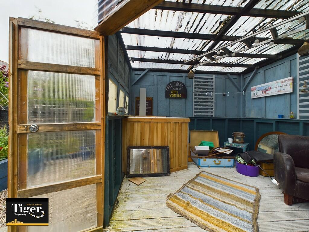 CAM02176G0-PR0279...