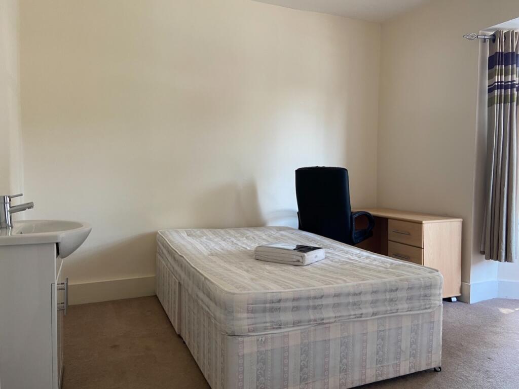 3 Elm Grove Bedroom 1