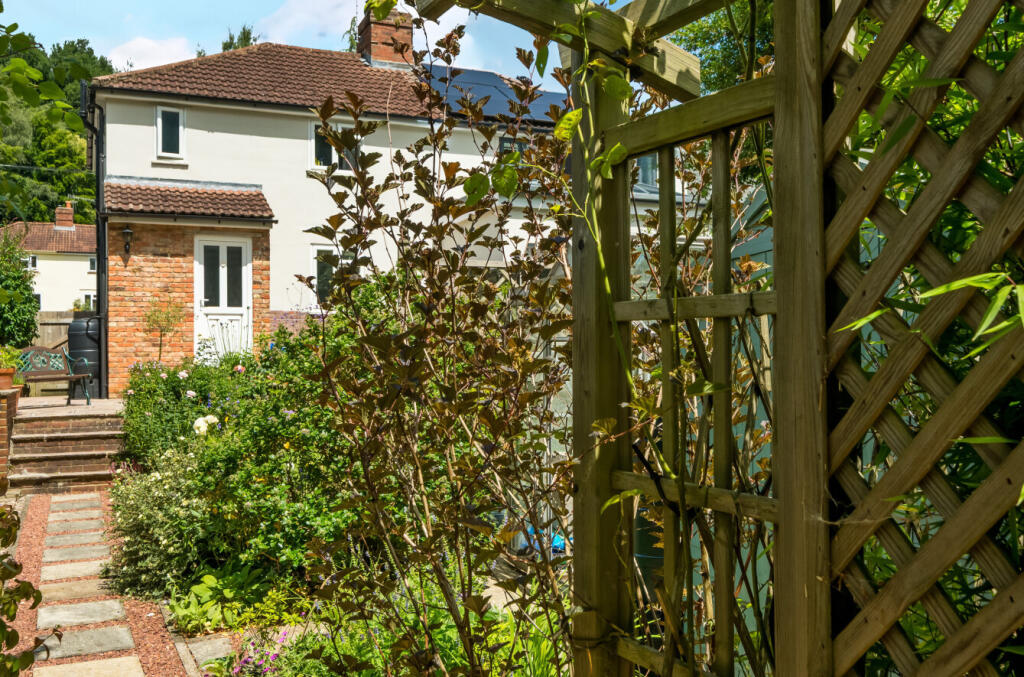 1313743-2-68593dc...