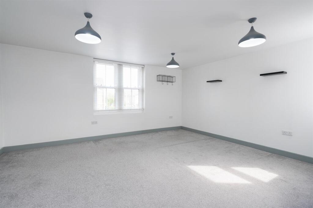 120 Shrubland Street-6.jpg