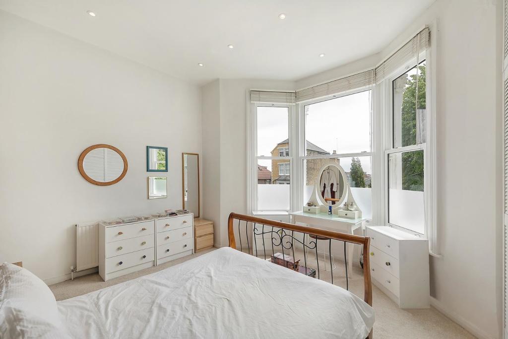 Bedroom (2).jpg