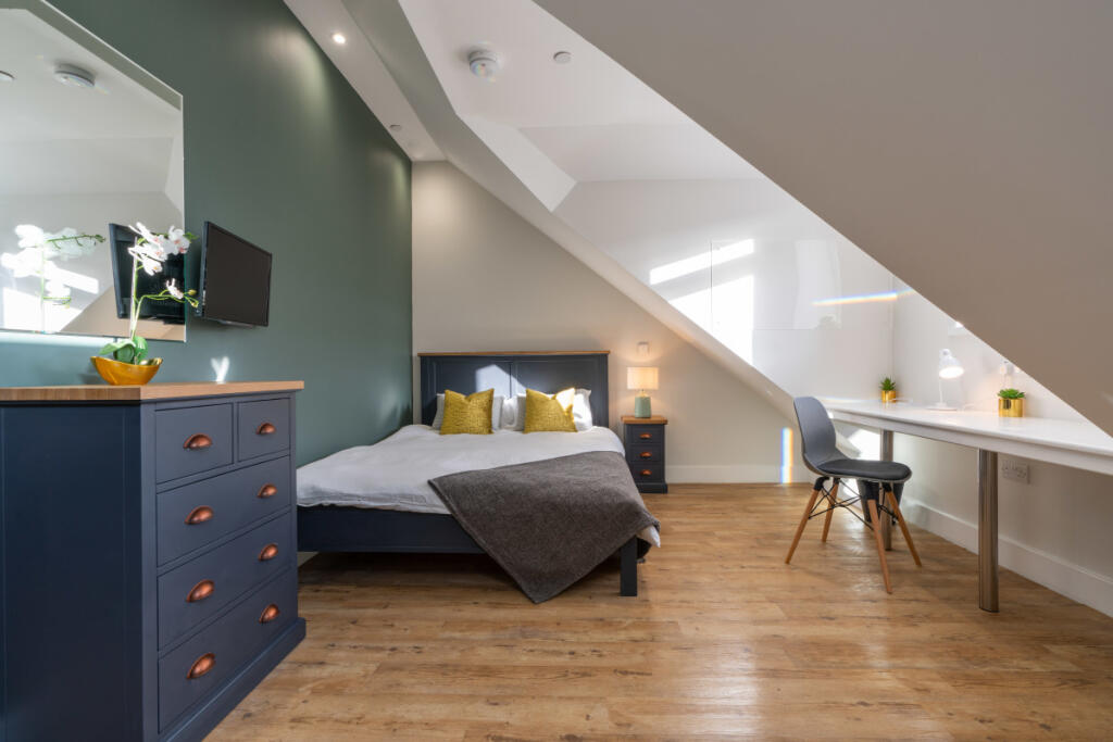 Flat 1, 123 Walter Road Bedroom 8