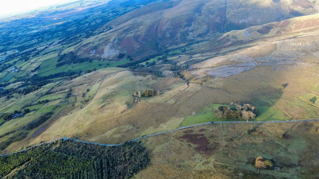 dji_fly_20250923_175814_876_1758704155533_photo_op