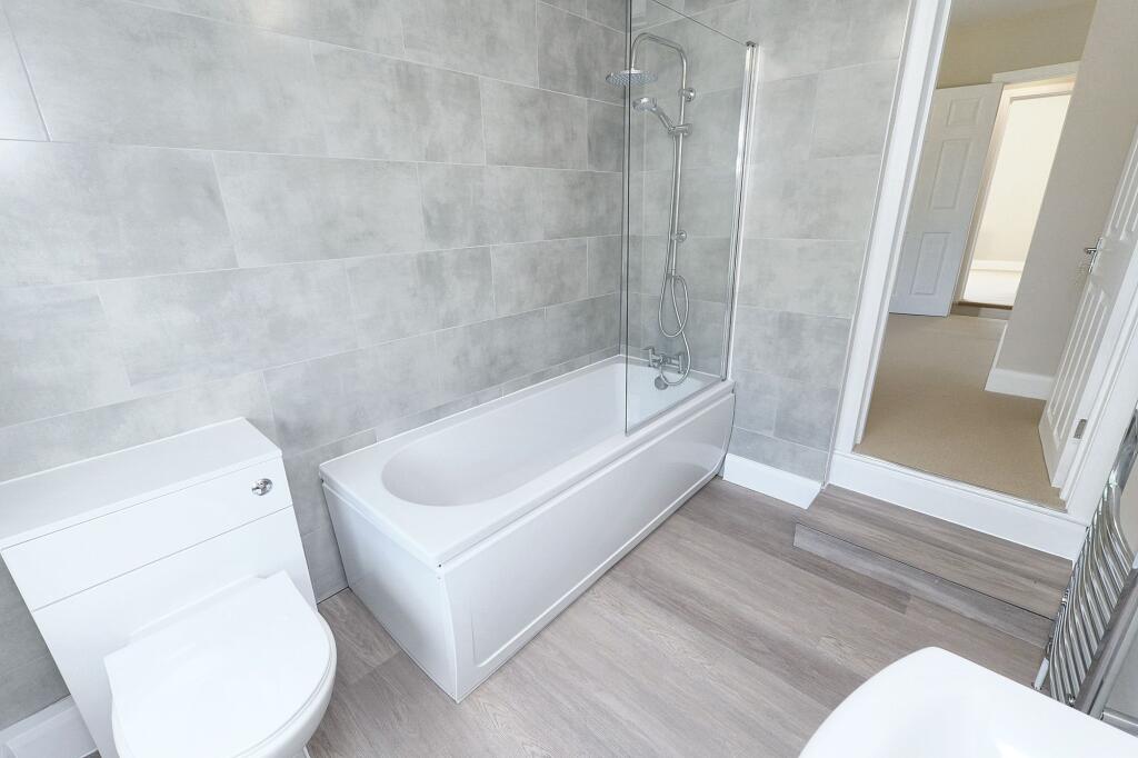 En-Suite Bathroom