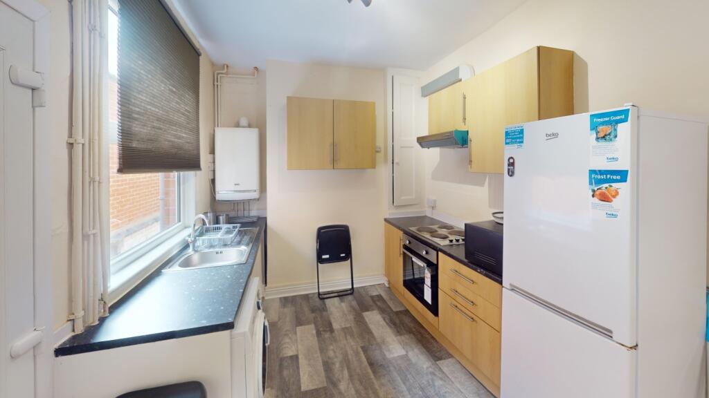 57-Leslie-Road-Kitchen 1