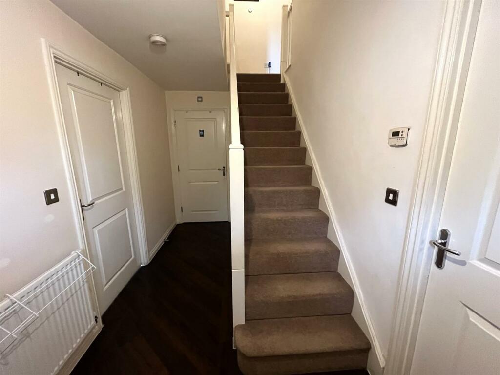 Cossington Road, Hallway
