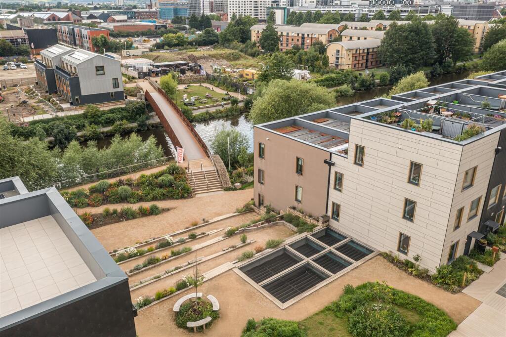 FQW4gRE-tEqroLT8FbXrzA (2).jpg