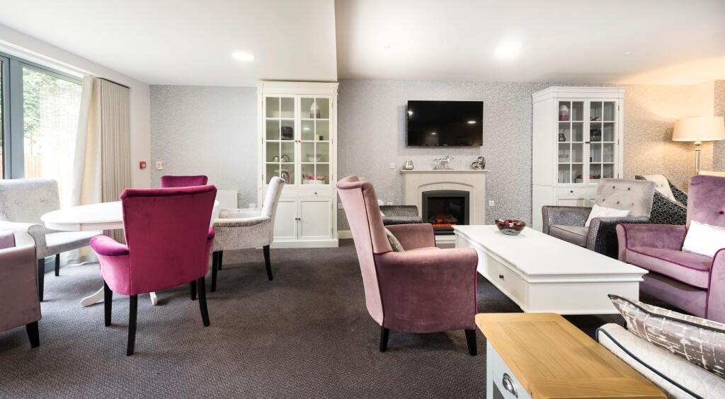 Homeowners Lounge 4.jpg