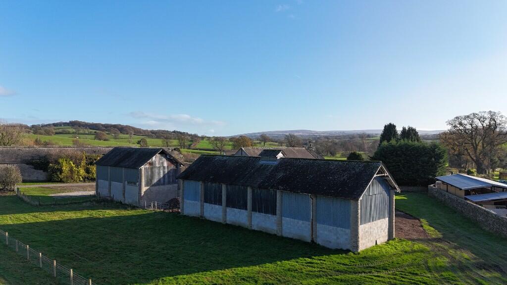 BARN 2, SPOUT LANE, WENNINGTON, LA2 8NX