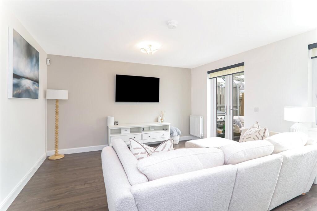 Living/Dining Area