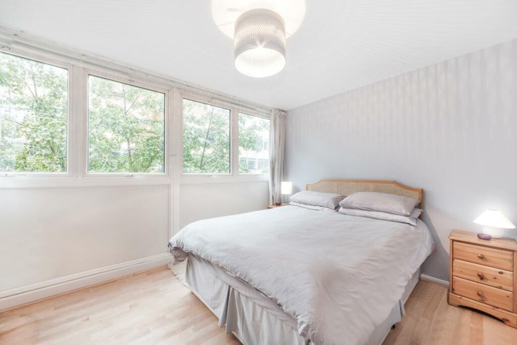 bedroom (2).jpg