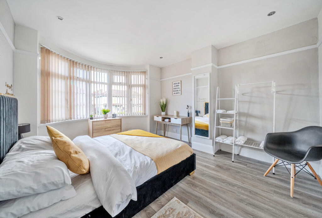 1372724-19-68fb6b...