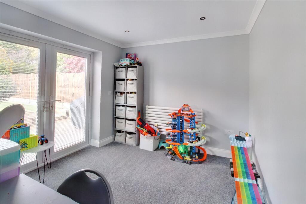 Sitting/Play Room