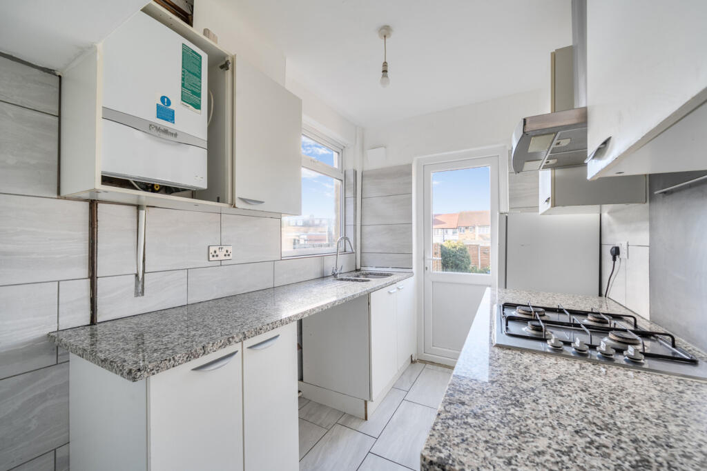 1372823-11-68fb6b...