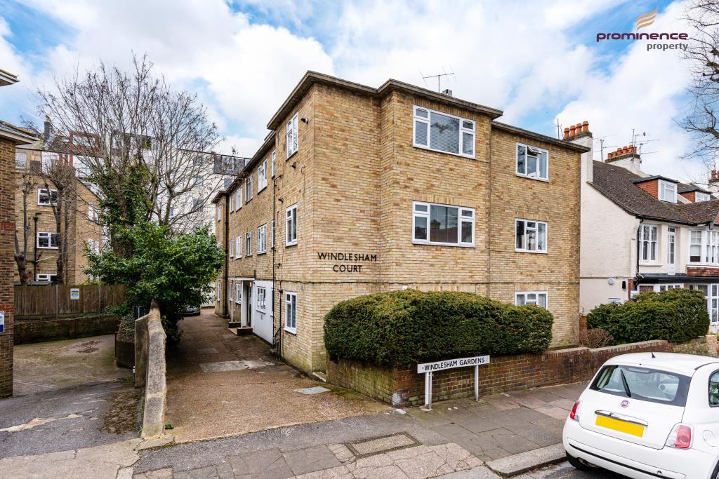 12 Windlesham Court-0009_lge