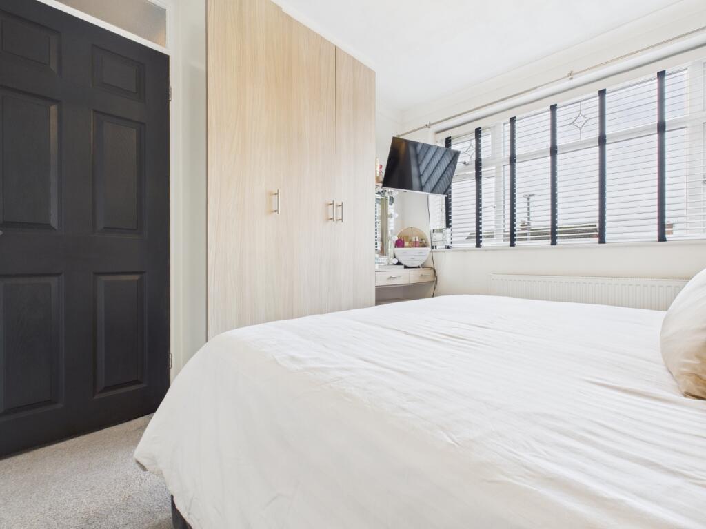 CAM03729G0-PR0173-STILL030