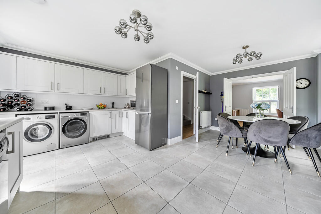 1314377-3-6859baf...