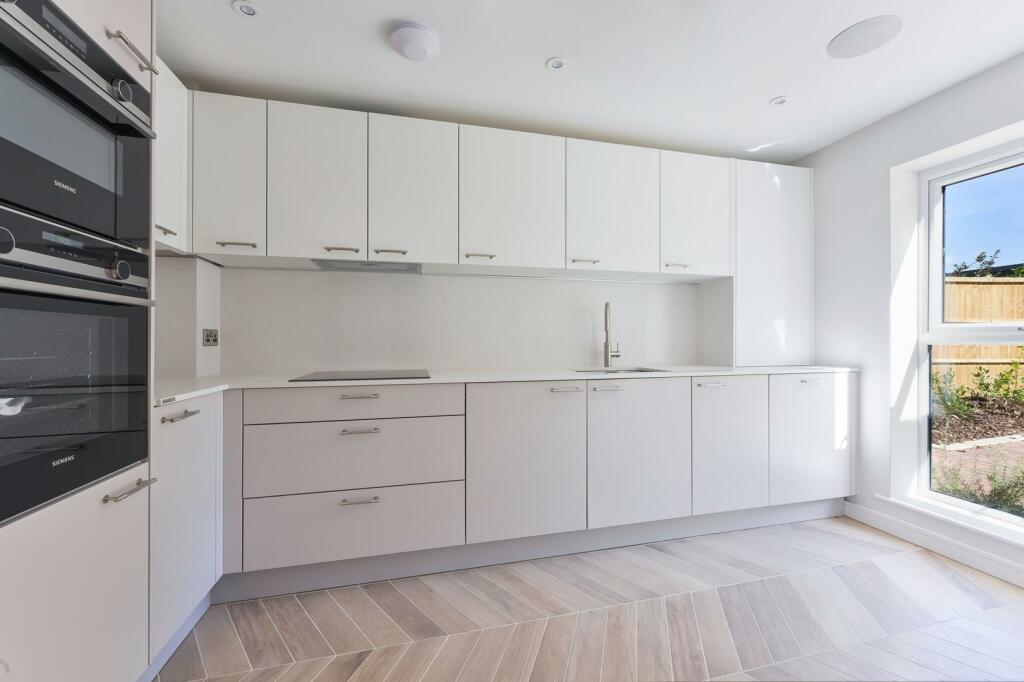 FAIRWAYS, HOUSE 1- Kitchen.jpg