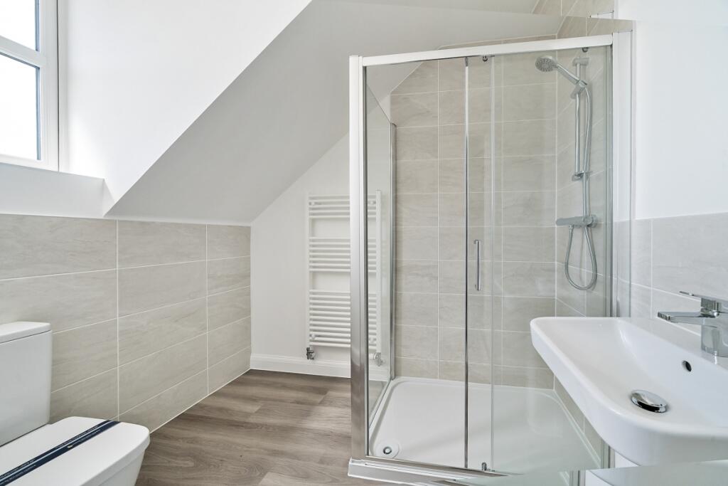 1318974-5-6863ee2...