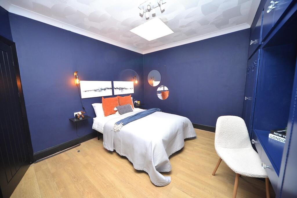 Bed 3.JPG